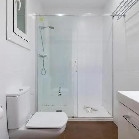 Acogedor Apartamento De 2 Dormitorios Barcelona Exterior photo