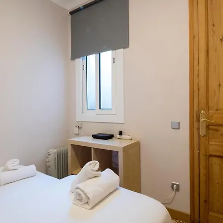 Acogedor Apartamento De 2 Dormitorios Barcelona Exterior photo
