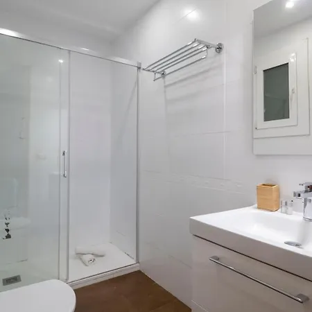 Acogedor Apartamento De 2 Dormitorios Barcelona Exterior photo